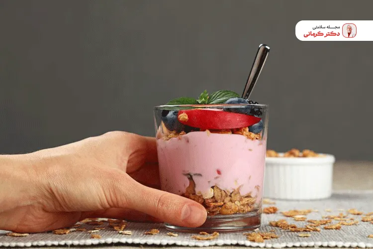 در معجون رژیمی برای شیرین کردن به جای شکر از میوه استفاده کنید.