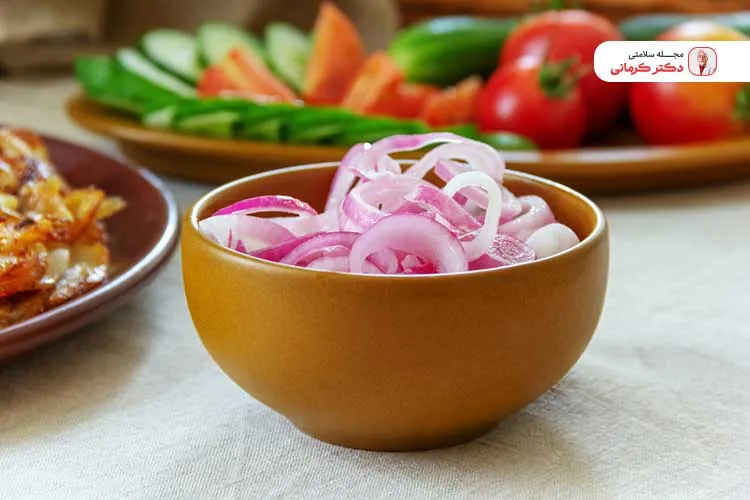 ترکیبات گوگردی موجود در پیاز به بهبود عملکرد قلب و کاهش خطر ابتلا به بیماری‌های قلبی کمک می‌کنند.