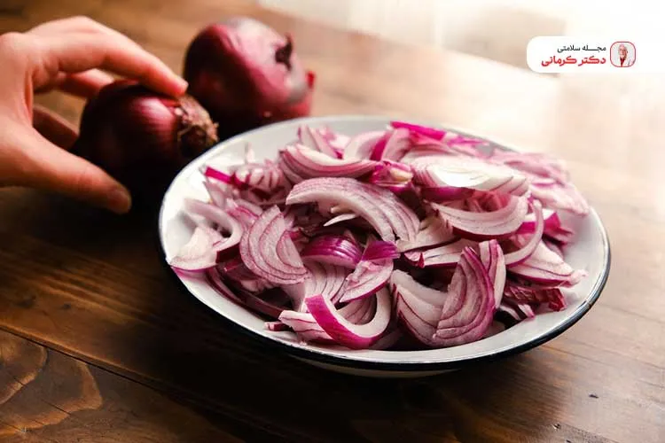 پیاز دارای خواص ضدباکتریایی طبیعی است که می‌تواند از بدن در برابر برخی عفونت‌ها محافظت کند.