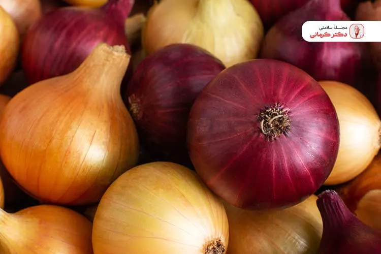 پیاز یکی از منابع طبیعی ویتامین C است که به تقویت سیستم ایمنی و تسریع روند ترمیم بافت‌ها کمک می‌کند.