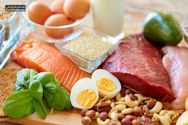 برای کاهش وزن و حفظ سطح تناسب‌اندام، مصرف پروتئین کافی در رژیم غذایی لازم به نظر می‌رسد. 