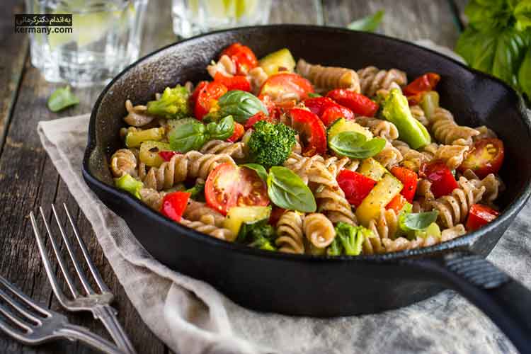 پاستا به همراه سبزیجات، یک غذای رژیمی و مغذی محسوب می‌شود.