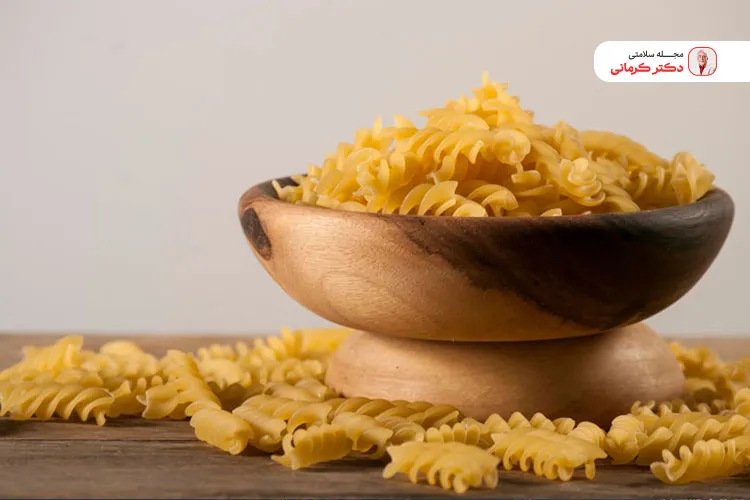 برای کاهش کالری سالاد ماکارونی از ماکارونی سبوس دار استفاده کنید.