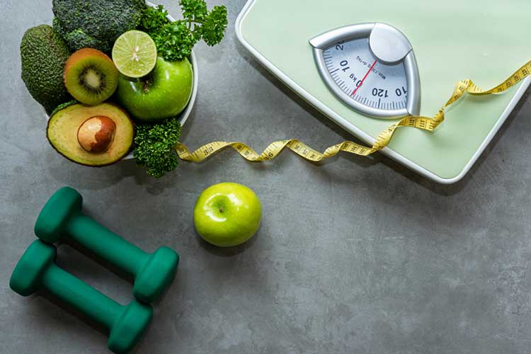 درست غذا خوردن و افزایش فعالیت بدنی بهترین راه ها برای کاهش وزن، کاهش خطر ابتلا به دیابت، فشار خون و بیماری های قلبی هستند.