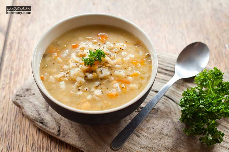 سوپ مرغ یک غذای کم کالری و خوشمزه و مقوی و سبک می‌باشد.