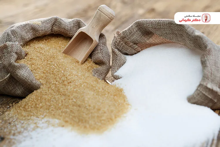 تفاوت اصلی شکر سفید با قهوه ای در نحوه تولید آنهاست.