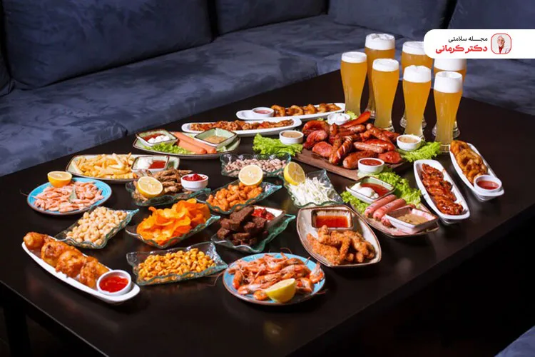 غذاهای سنگین را برای پیشگیری از معده درد شبانه را در شب کنار بگذارید.