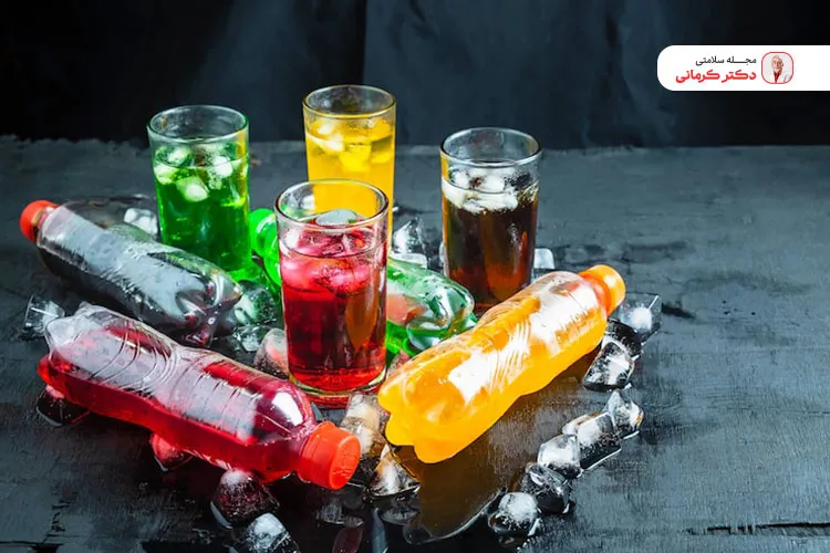 نوشیدنی های دارای کافئین و انرژی زا باعث معده درد شبانه می‌شوند.