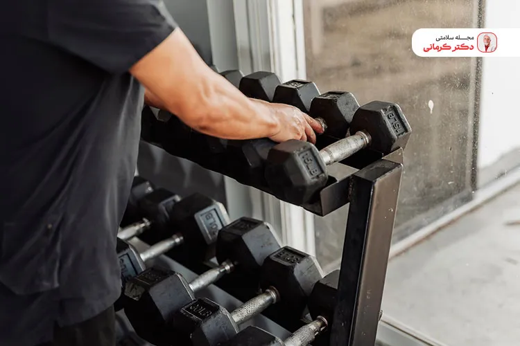 حرکات بالا تنه را با توجه به توانایی بدنی خود انجام دهید.