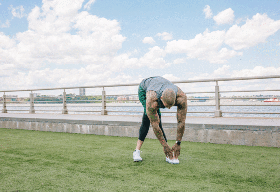 چند حرکت ورزشی خاص برای کشش و ماساژ عضلات خارج از دسترس