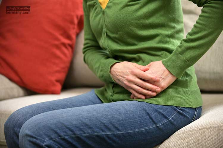 یکی از علائم کیست تخمدان، درد در ناحیه لگن است که شرایط نامطلوبی را برای فرد ایجاد میکند.