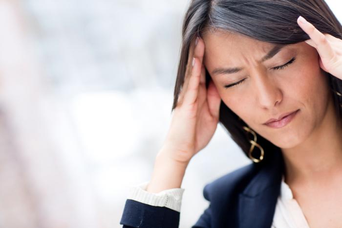 چه چیزی باعث سر درد می شود؟