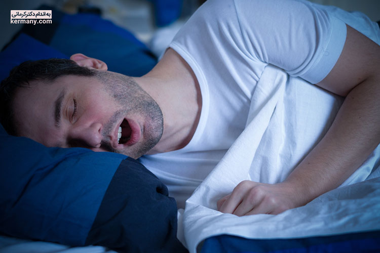 افراد مبتلا به آپنه خواب به دلیل اختلال در خواب شب خود، در طول روز دچار خستگی و عدم تمرکز هستند.