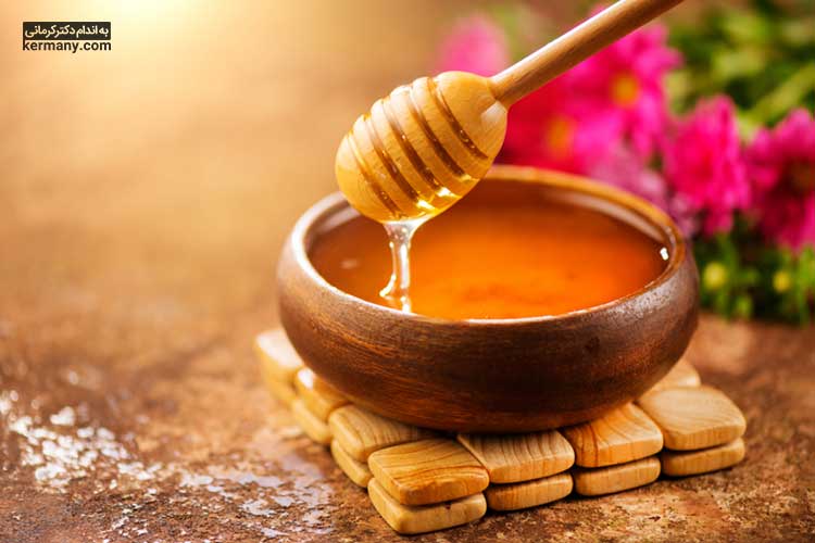 عسل گلو را تسکین داده و علائم رفلاکس اسید معده را کاهش می‌دهد.