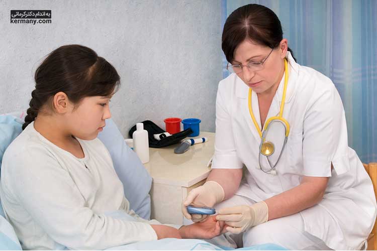 تشخیص دیابت کودکان معمولاً با آزمایش گلوکز خون و اندازه‌گیری سطح قند در خون انجام می‌شود.