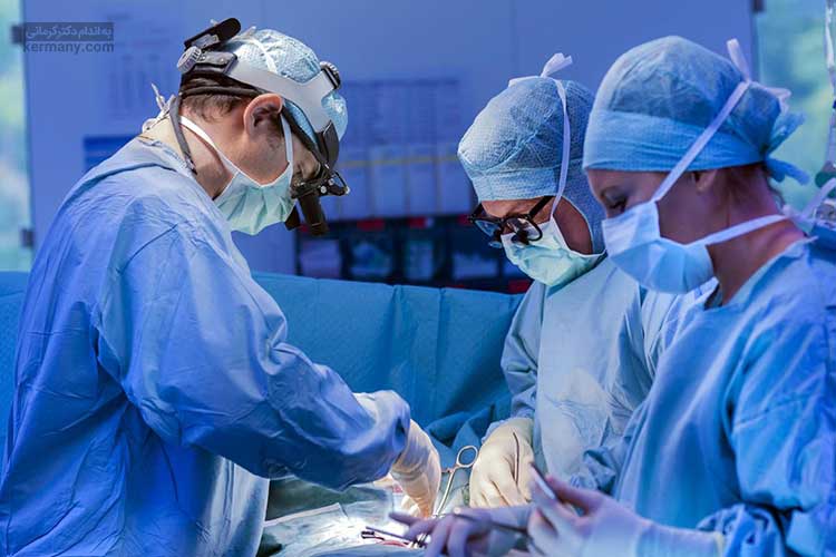 عمل لاغری عموما توسط جراحی موضعی یا کلی انجام می‌شود و ممکن است بخشی از معده برداشته شود. 