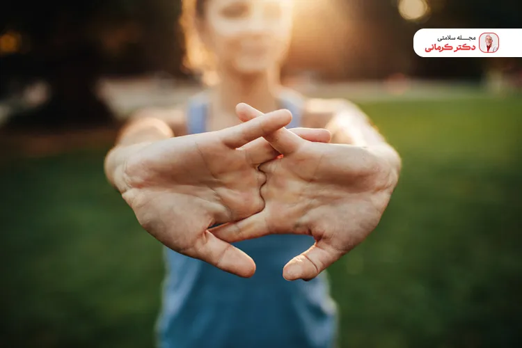 کشش انگشتان دست برای بهبود آرتروز 