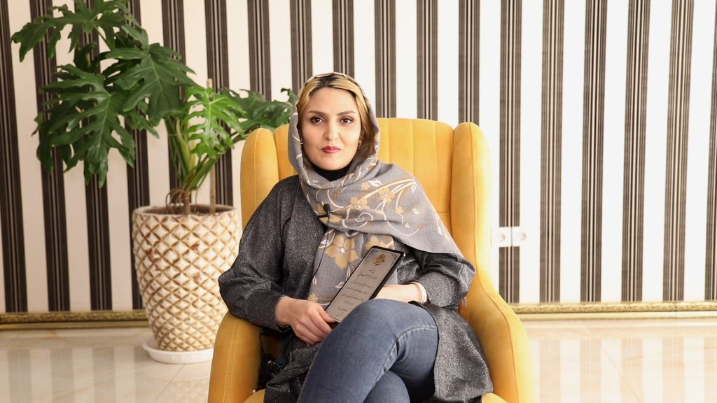 خانمی که به خاطر اضافه وزن از دانشگاه محروم شد! - 1 - - ویدیو