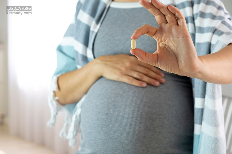 کم کای تیروئید مادر در دوران بارداری اگر درمان نشود به کودک منتقل می‌شود.