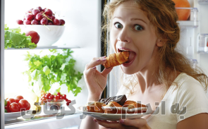 پرخوری شبانه چیست؟ علل، عوارض و روش های کنترل آن