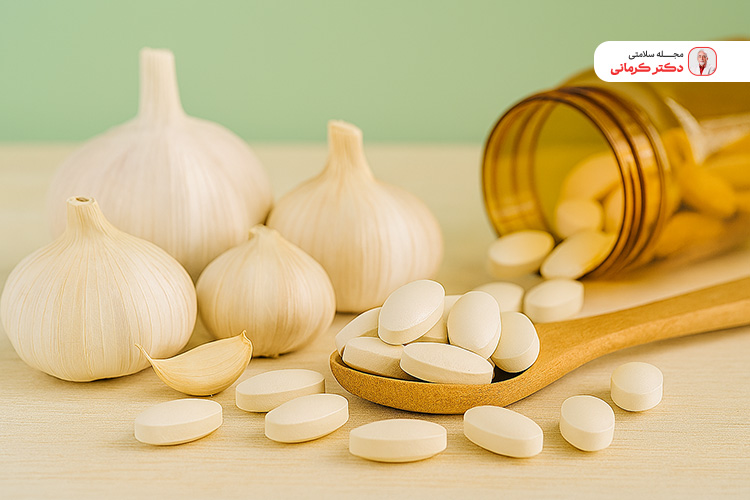 سیر پوست گرفته نشده و عسل