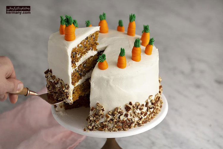 کیک هویج و گردو یکی از خوشمزه‌ترین و سالم‌ترین میان‌وعده‌ها برای تمام گروه‌های سنی است.