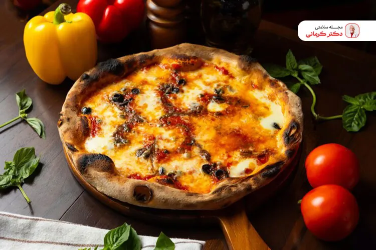 در املت پنیر و گوجه از پنیر کم چرب استفاده کنید.