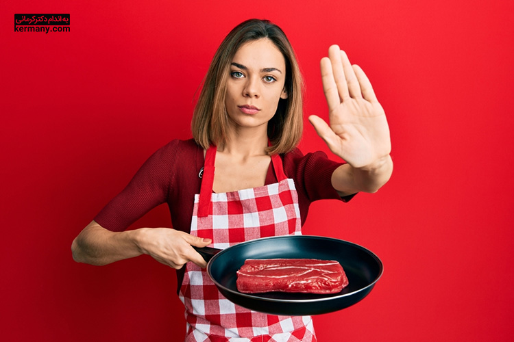 مصرف بیش از اندازه گوشت قرمز خطر ابتلا به یبوست را افزایش می‌دهد.