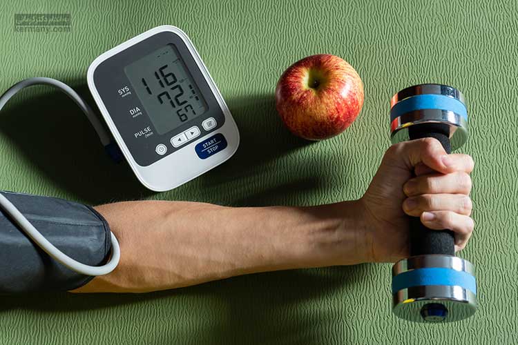 تحرک و ورزش روزانه با فشار خون بالا مبارزه می‌کند.