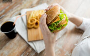 نتایج جدیدترین تحقیقات نشان میدهد مصرف غذا خارج از خانه می تواند منجر به مرگ زودرس شود.