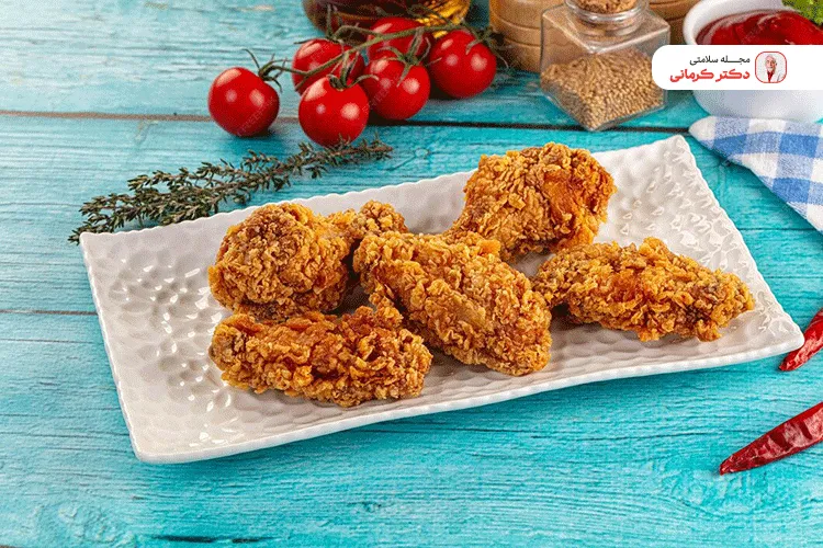 کالری مرغ سوخاری چقدره؟ fried chicken03 برای مرغ سوخاری رژیمی از پودر سوخاری سبوس دار و سبک استفاده کنید.