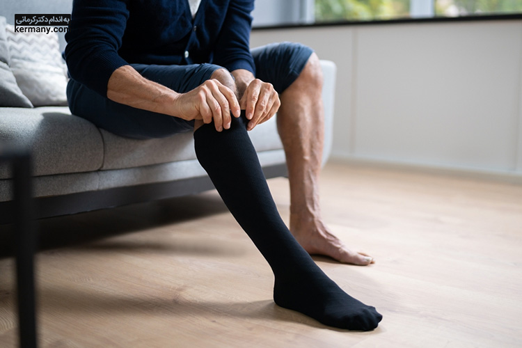 یک روش درمان واریس، استفاده از جوراب‌های فشاردهنده واریس است.