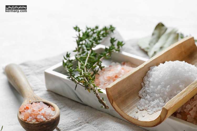 مصرف نمک دریا این است که به سادگی آن را با نمک سفره در دستورالعمل‌های غذایی مختلف جایگزین کنید