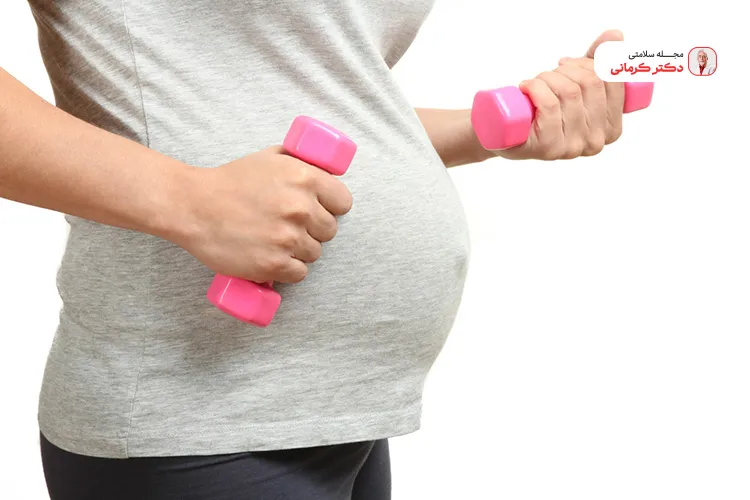 در سه ماهه دوم بارداری می‌توانید ورزش‌های همراه با دمبل استفاده کنید.