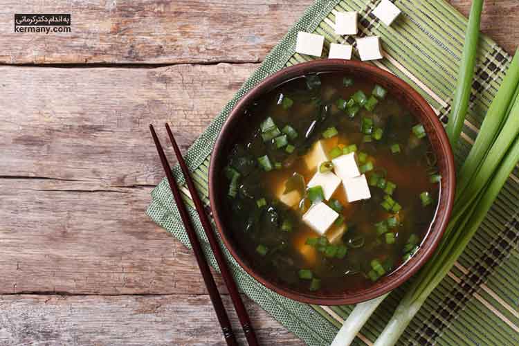 سوپ میسو یکی از غذا‌هایی است که در وعده شام می‌توان از آن استفاده کرد.