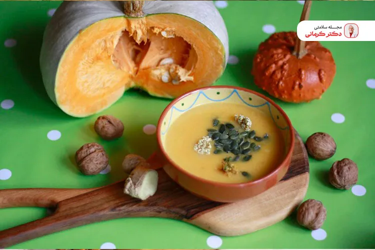 از عصاره مرغ یا سبزیجات برای بهتر شدن سوپ کدو استفاده کنید.