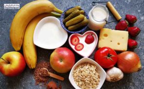 پری‌بیوتیک‌ها نوعی فیبر هستند که بدن قادر به هضم آن‌ها نیست ولی غذای مناسبی برای باکتری‌های مفید موجود در روده هستند.