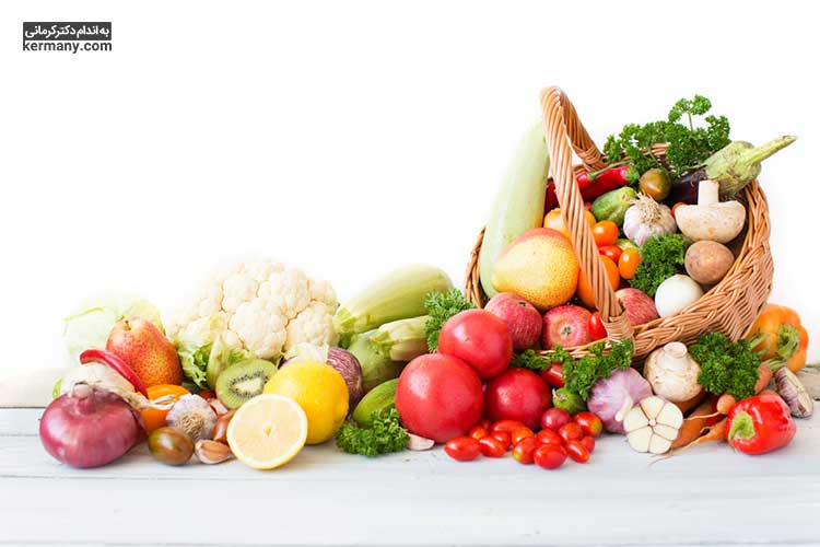 رژیم غذایی باید حاوی مقدار توصیه شده روزانه میوه‌ها، سبزیجات باشد زیرا سبزی‌های برگدار التهاب را کاهش می‌دهند.