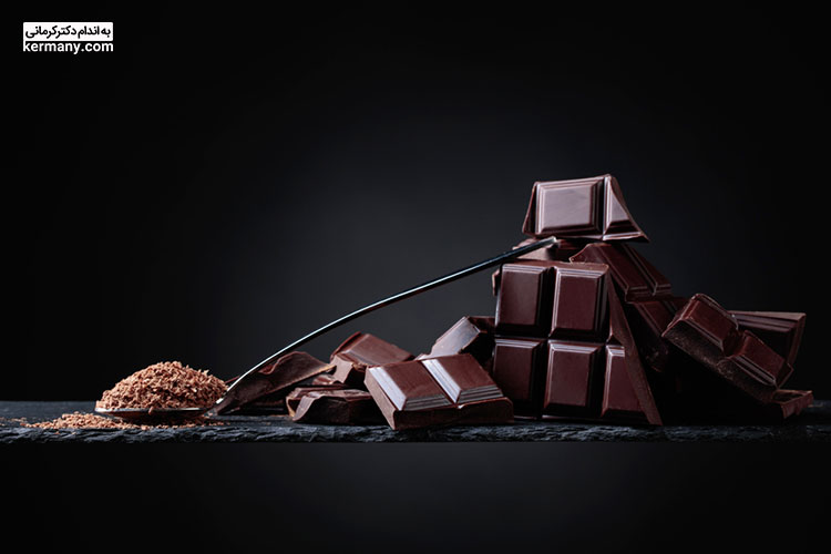 اپیکاتچین موجود در قرص چاقی، را می‌توان در شکلات تلخ و برخی از گونه‌های چای یافت.