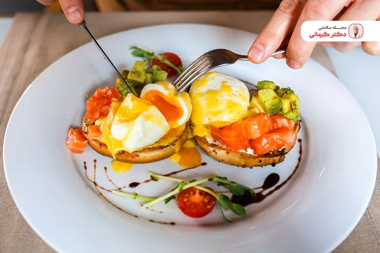 جذب پروتئین تخم مرغ خام کمتر از تخم مرغ پخته است.