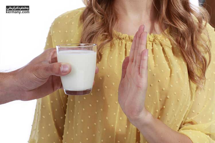 افراد مبتلابه عدم تحمل لاکتوز قادر به هضم کامل قند (لاکتوز) موجود در شیر نیستند.