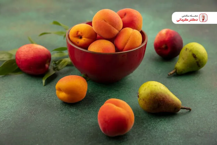 زمان سرماخوردگی هلو و گلابی به جای انگور و خربزه توصیه میشود.