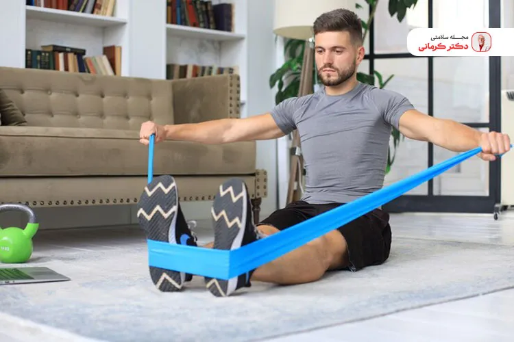 حرکت پیلاتس چرخش بالاتنه با باند کشی
