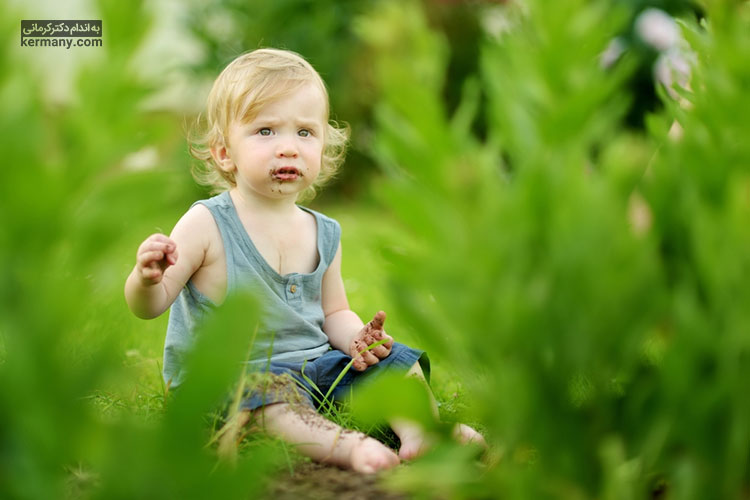 اگر کودک خردسالی از سر ناآگاهی چیزهایی در دهان خود بگذارد نمی‌توان گفت که این کار به اختلال پیکا مربوط است.
