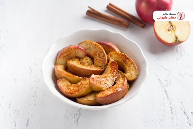 سیب پخته یا کمپوت شده جایگزین لذیذ و مغذی شیرینی جات است.