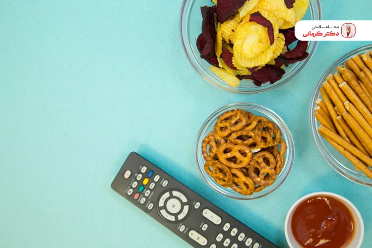 یکی از عوامل پرخوری عصبی در برابر تلویزیون غذا خوردن است.