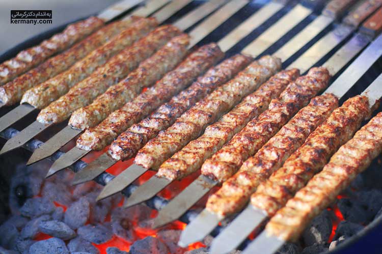 طرز تهیه کباب کوبیده اصیل ایرانی با طعم رستورانی - 5 - طرز تهیه کباب کوبیده - آشپزی رژیمی