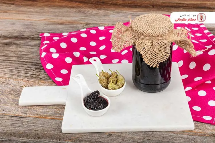 در طب سنتی به مصرف شیره توت اصل و بدون قند افزوده  بسیار توصیه می‌شود.