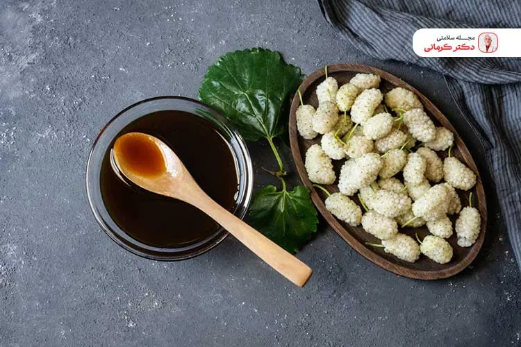 از فواید شیره توت برای کودکان تقویت استخوان‌ها است.