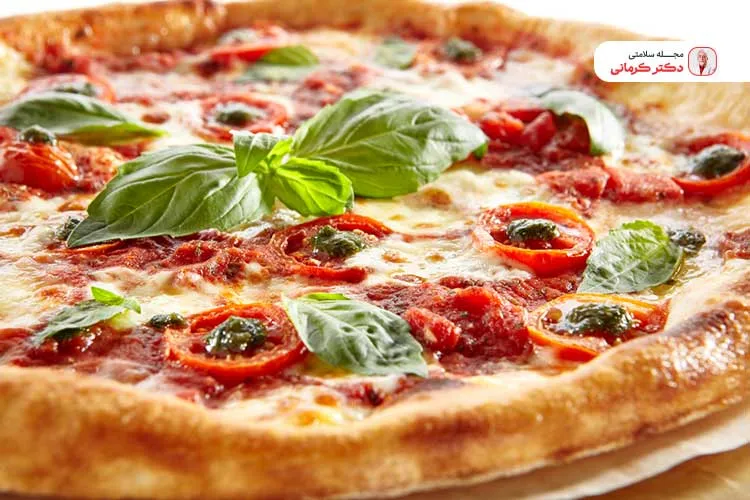 برای تهیه پیتزا مارگاریتا از مواد اولیه تازه استفاده کنید.